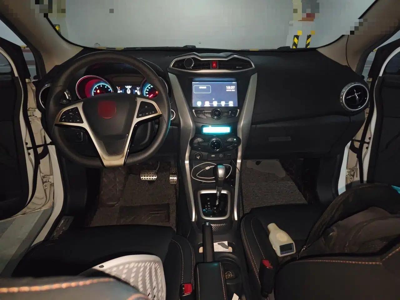 BYD Yuan 2017 1.5L Automatic Cool & Connected Model — миниатюра 10