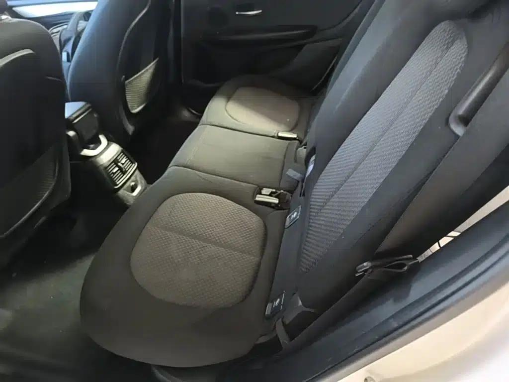 2015 BMW 2 Series Gran Tourer 218i Leading Edition — миниатюра 17
