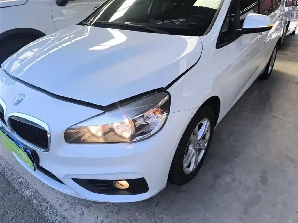 2015 BMW 2 Series Gran Tourer 218i Leading Edition — миниатюра 24