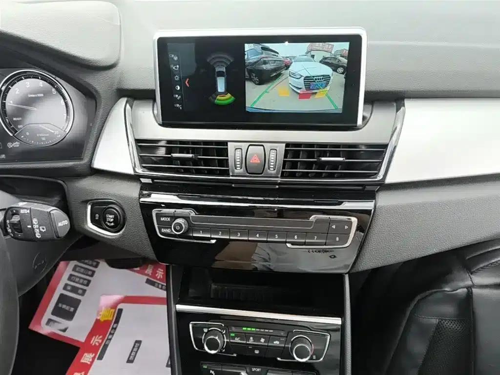 BMW 2 Series Gran Tourer 2019 220i Leading Edition — миниатюра 13