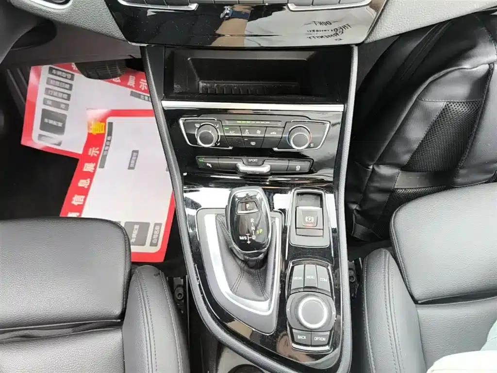 BMW 2 Series Gran Tourer 2019 220i Leading Edition — миниатюра 14