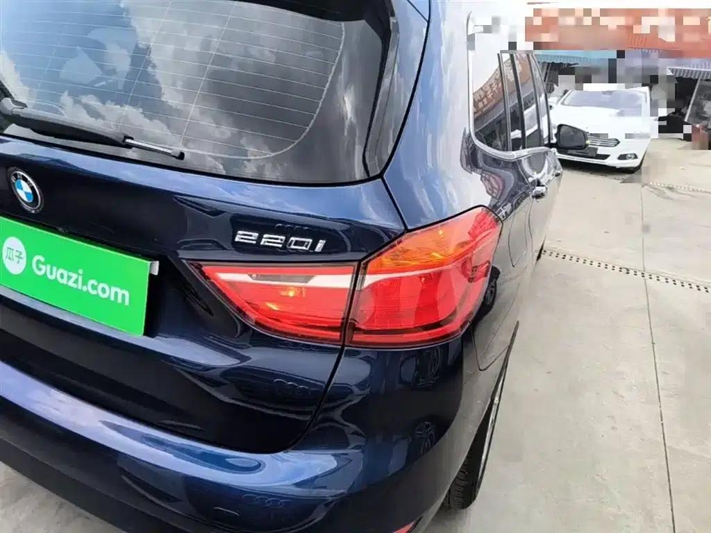 BMW 2 Series Gran Tourer 2019 220i Leading Edition — миниатюра 8