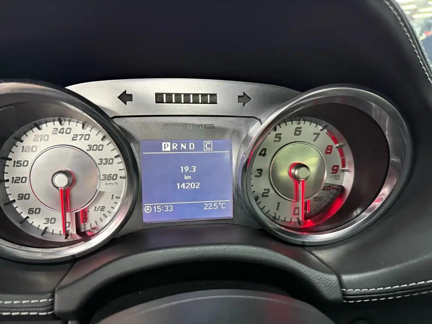2011 Mercedes-Benz SLS AMG — миниатюра 10