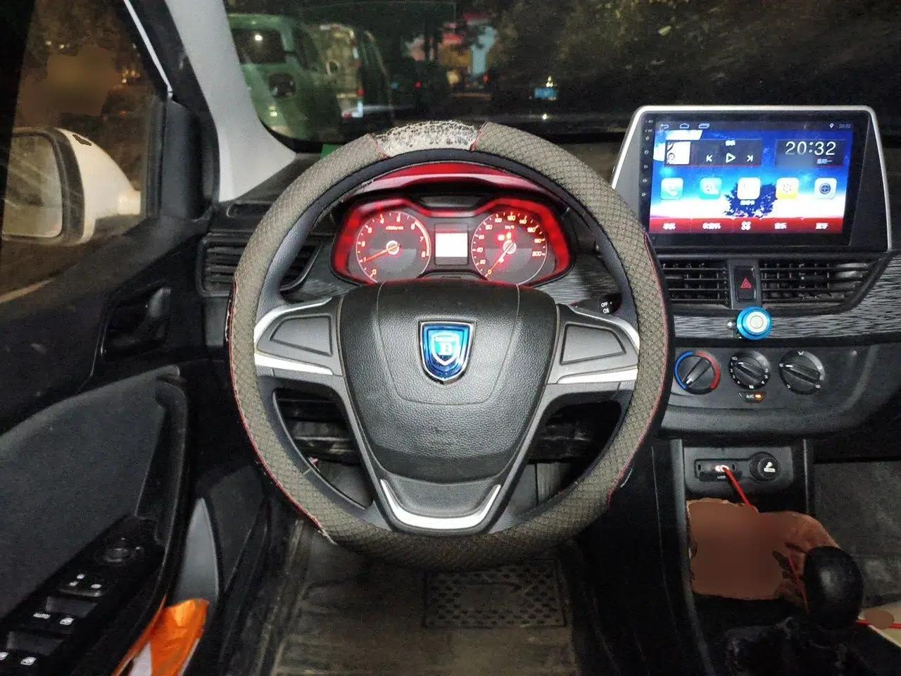 Baojun 310 2016 1.2L manual Comfort trim level — миниатюра 11