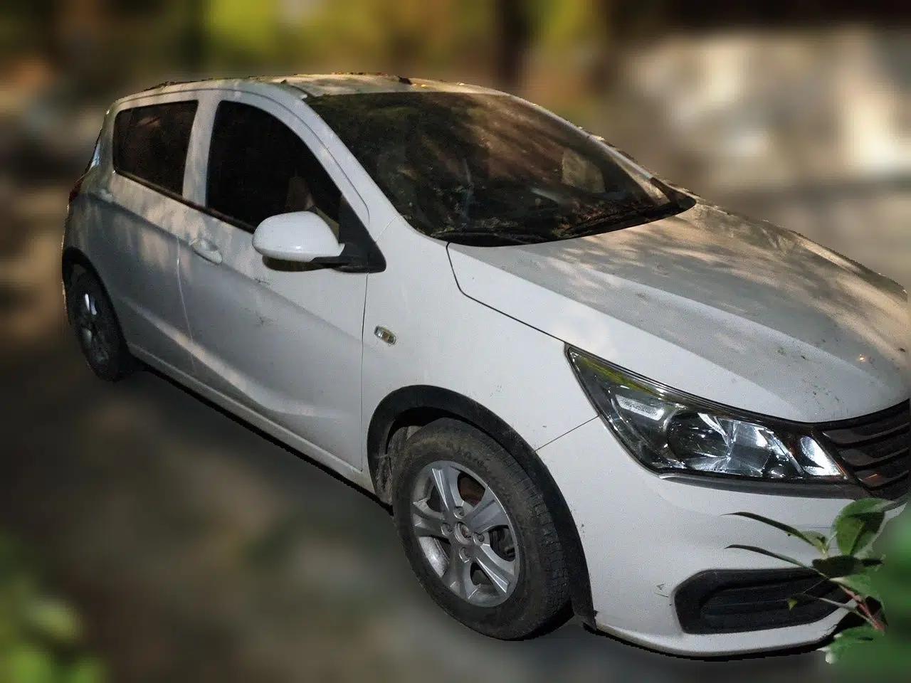 Baojun 310 2016 1.2L manual Comfort trim level — миниатюра 3