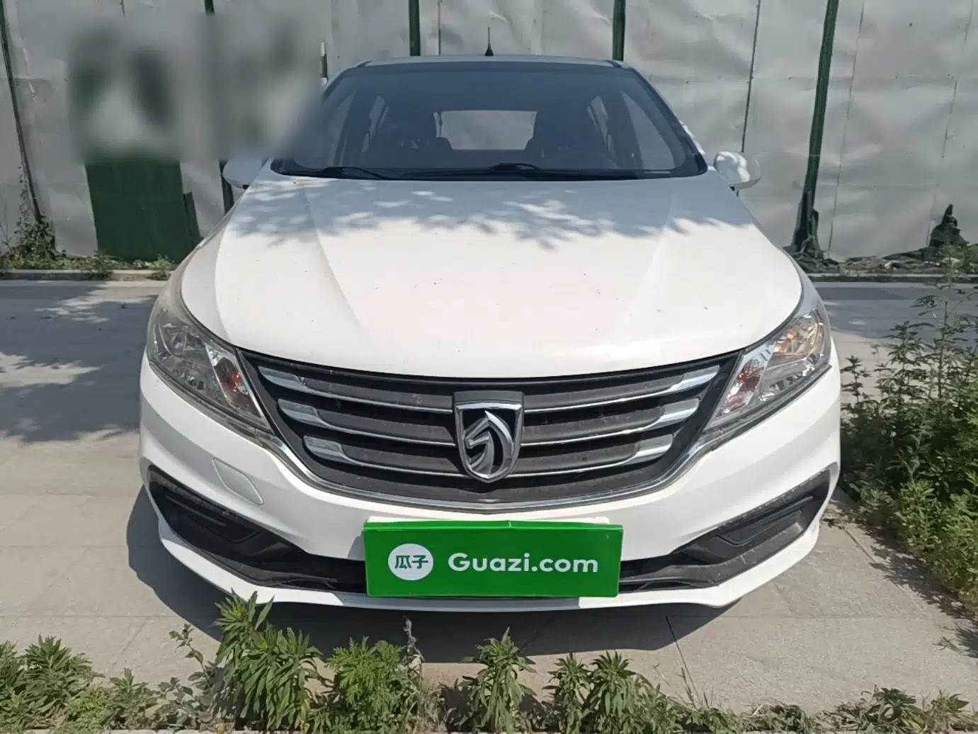 Baojun 310 2016 1.2L manual Comfort trim level — миниатюра 2