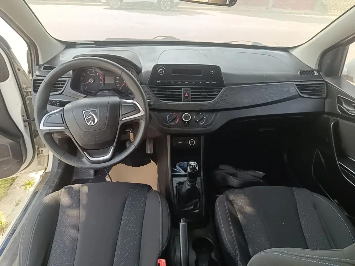 Baojun 310 2016 1.2L manual Comfort trim level — миниатюра 12