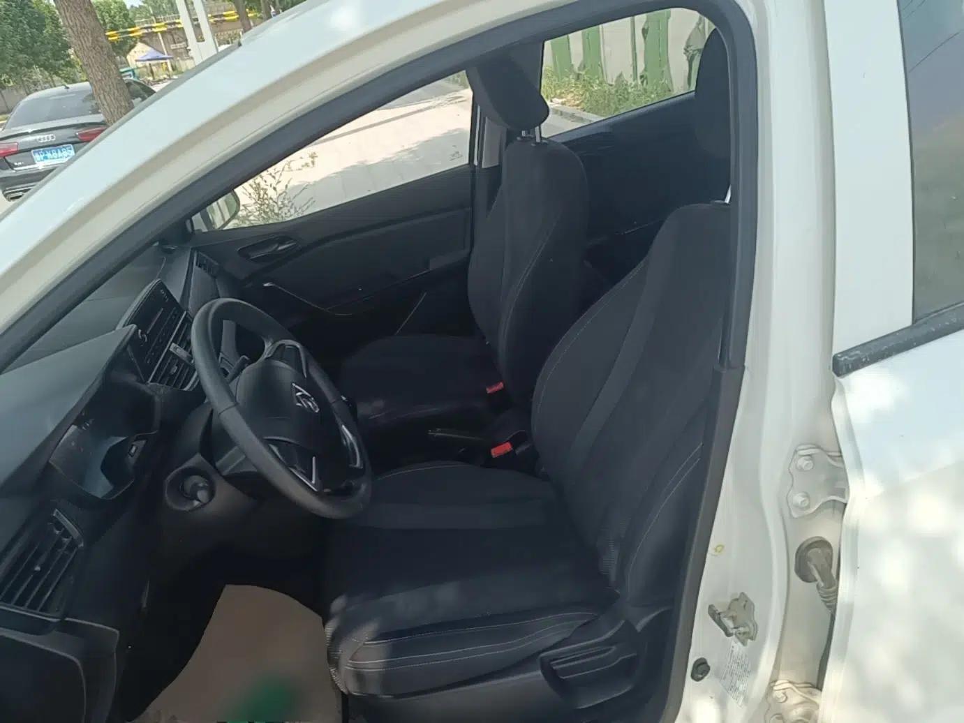 Baojun 310 2016 1.2L manual Comfort trim level — миниатюра 17