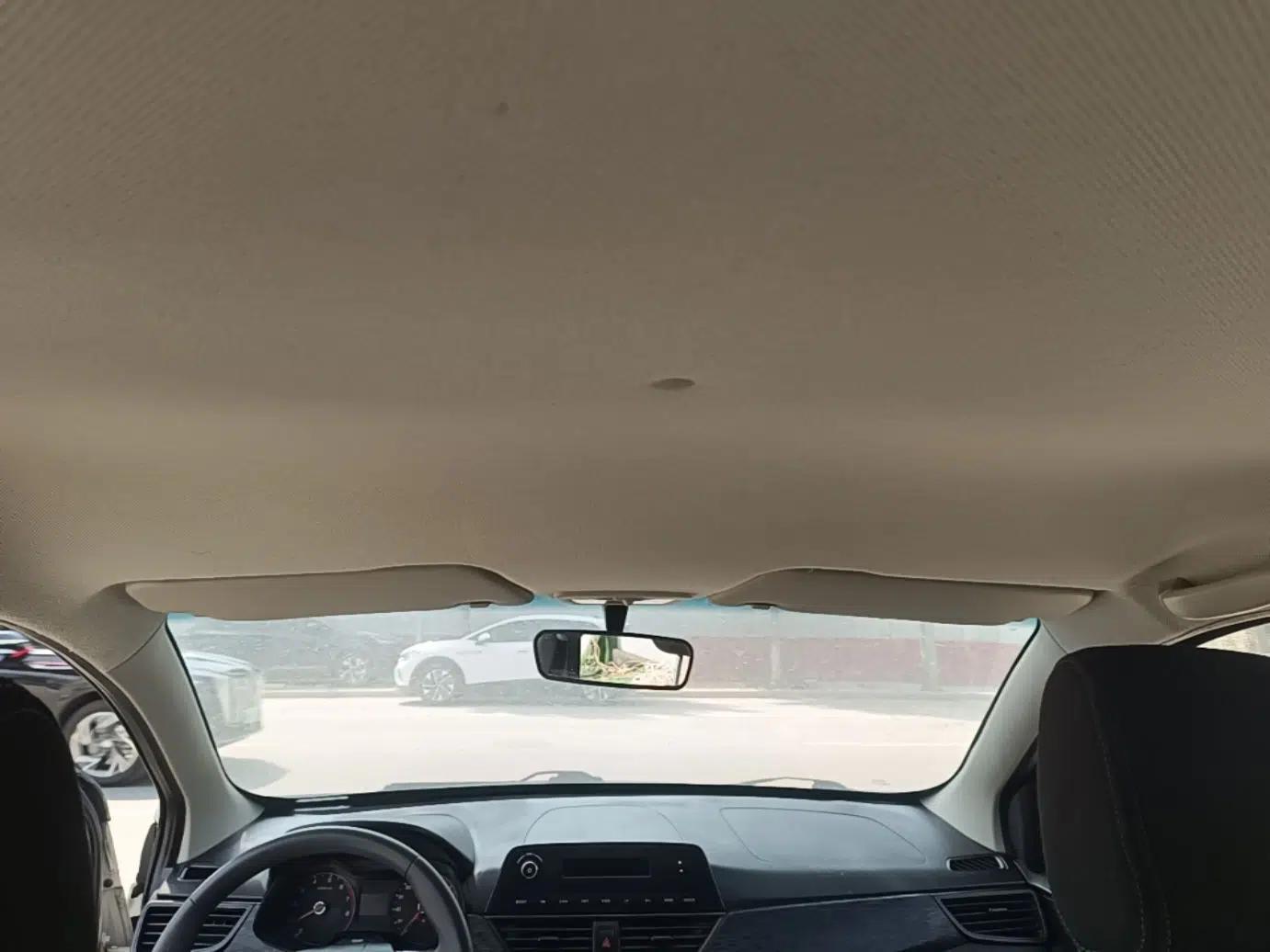 Baojun 310 2016 1.2L manual Comfort trim level — миниатюра 20