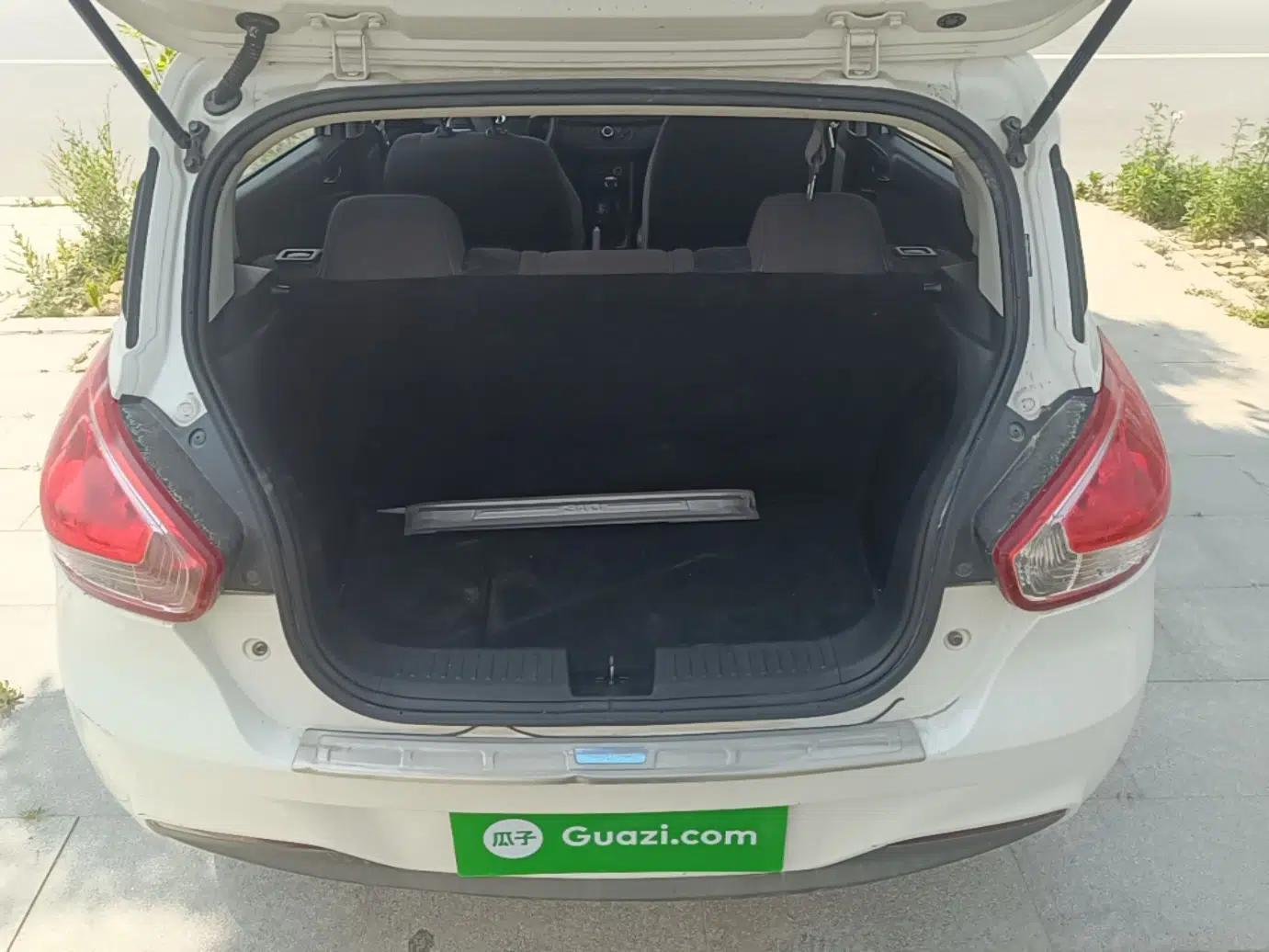 Baojun 310 2016 1.2L manual Comfort trim level — миниатюра 21