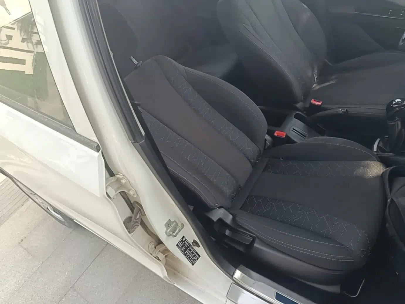 Baojun 310 2016 1.2L manual Comfort trim level — миниатюра 23