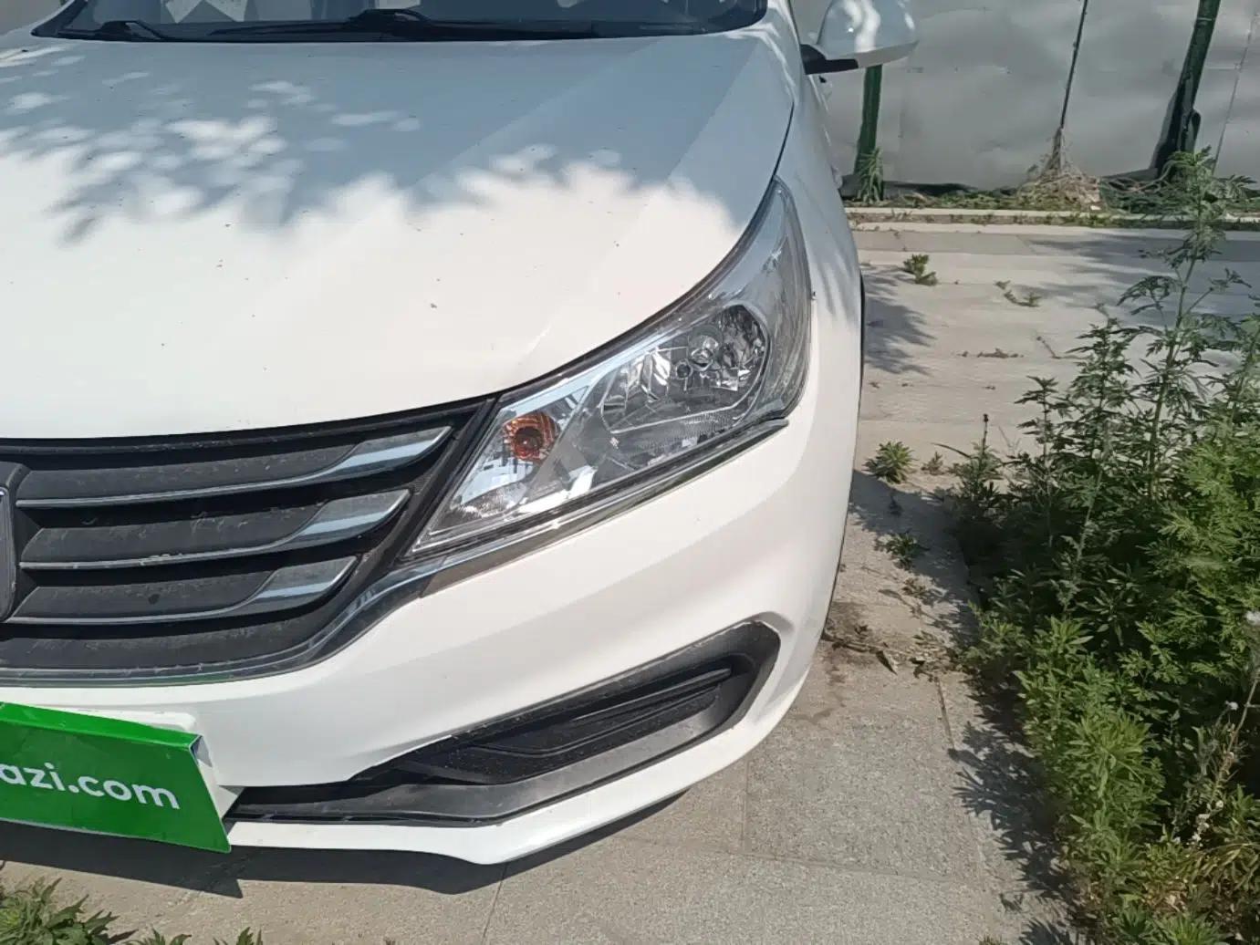 Baojun 310 2016 1.2L manual Comfort trim level — миниатюра 5