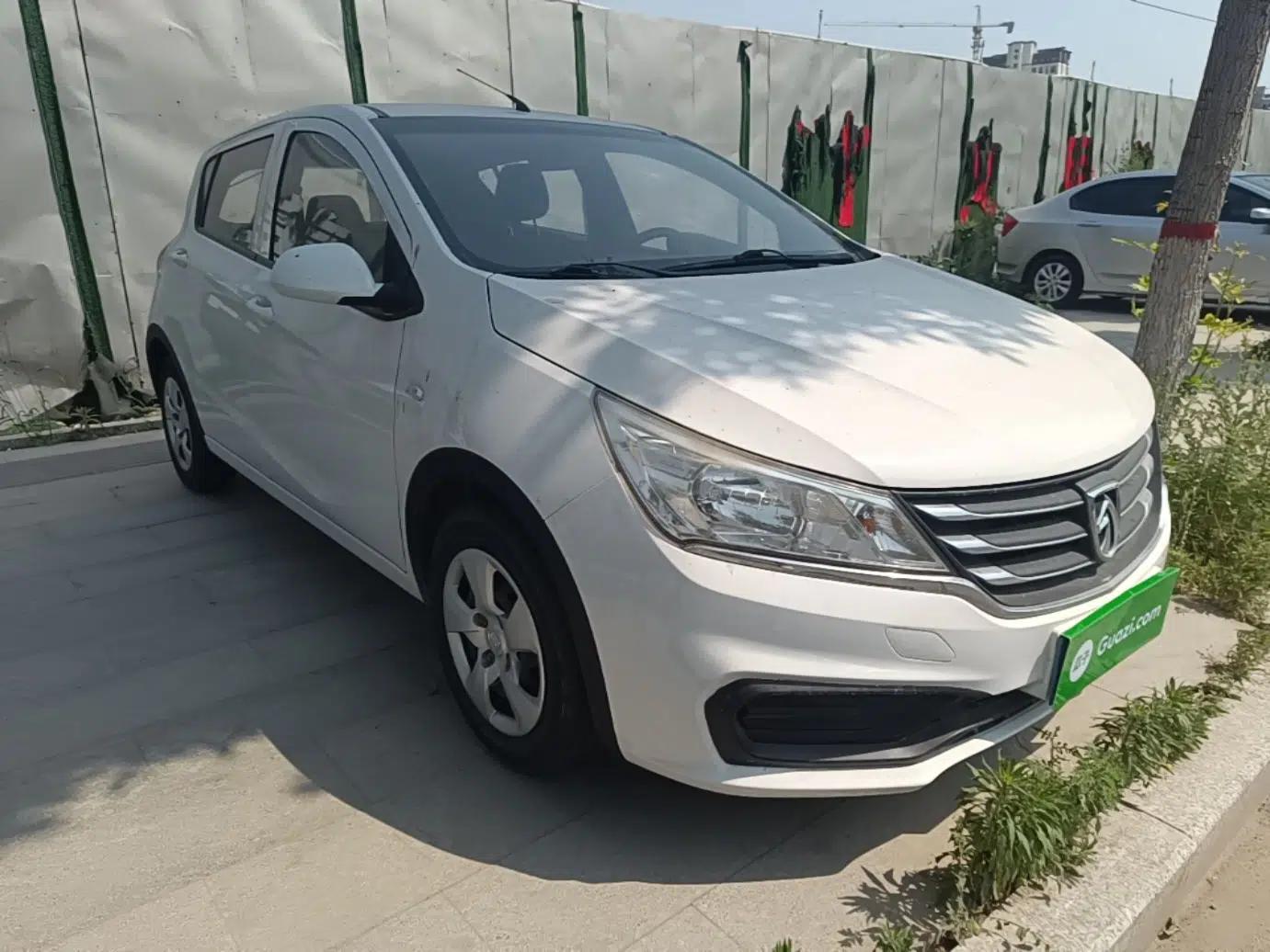 Baojun 310 2016 1.2L manual Comfort trim level — миниатюра 6