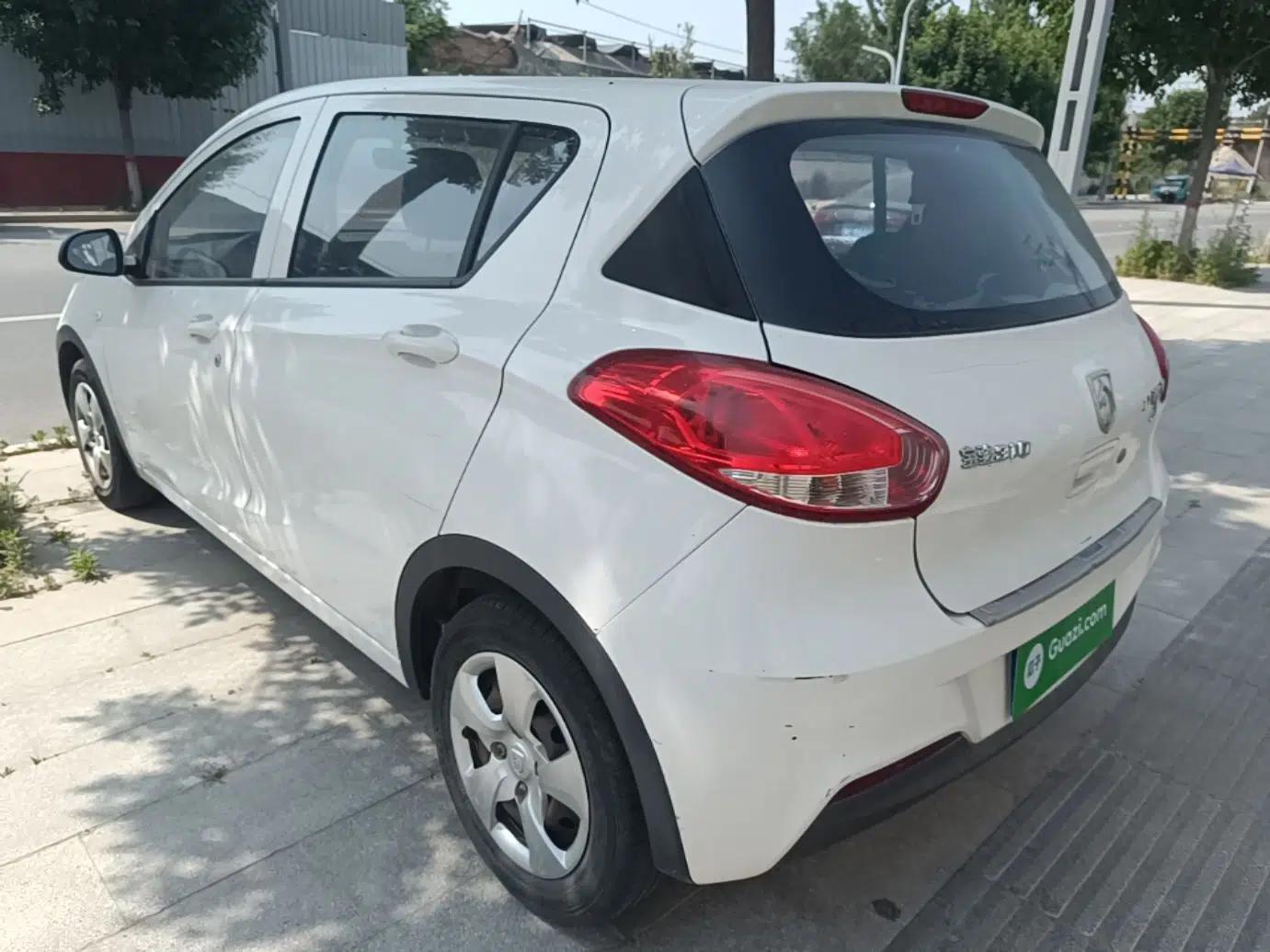 Baojun 310 2016 1.2L manual Comfort trim level — миниатюра 7