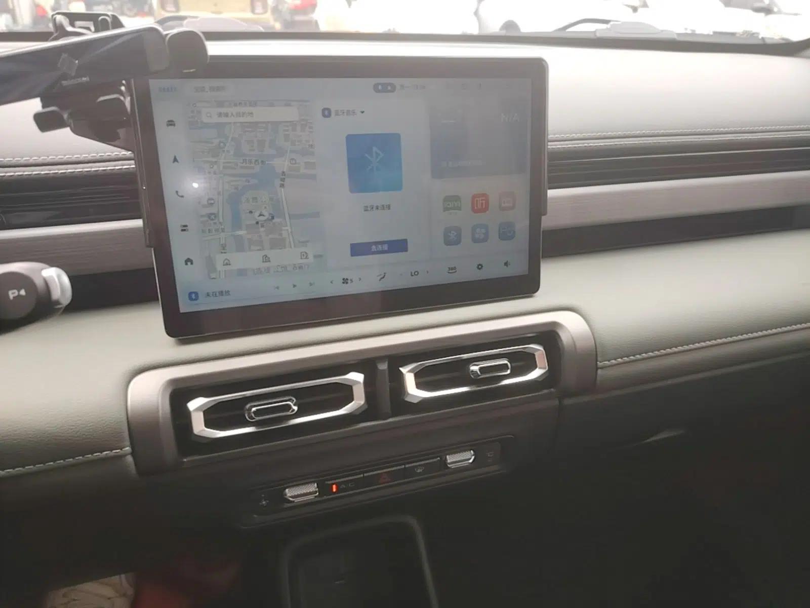 Baojun Spark EUV 2024 Prestige Edition 4 Seats — миниатюра 16