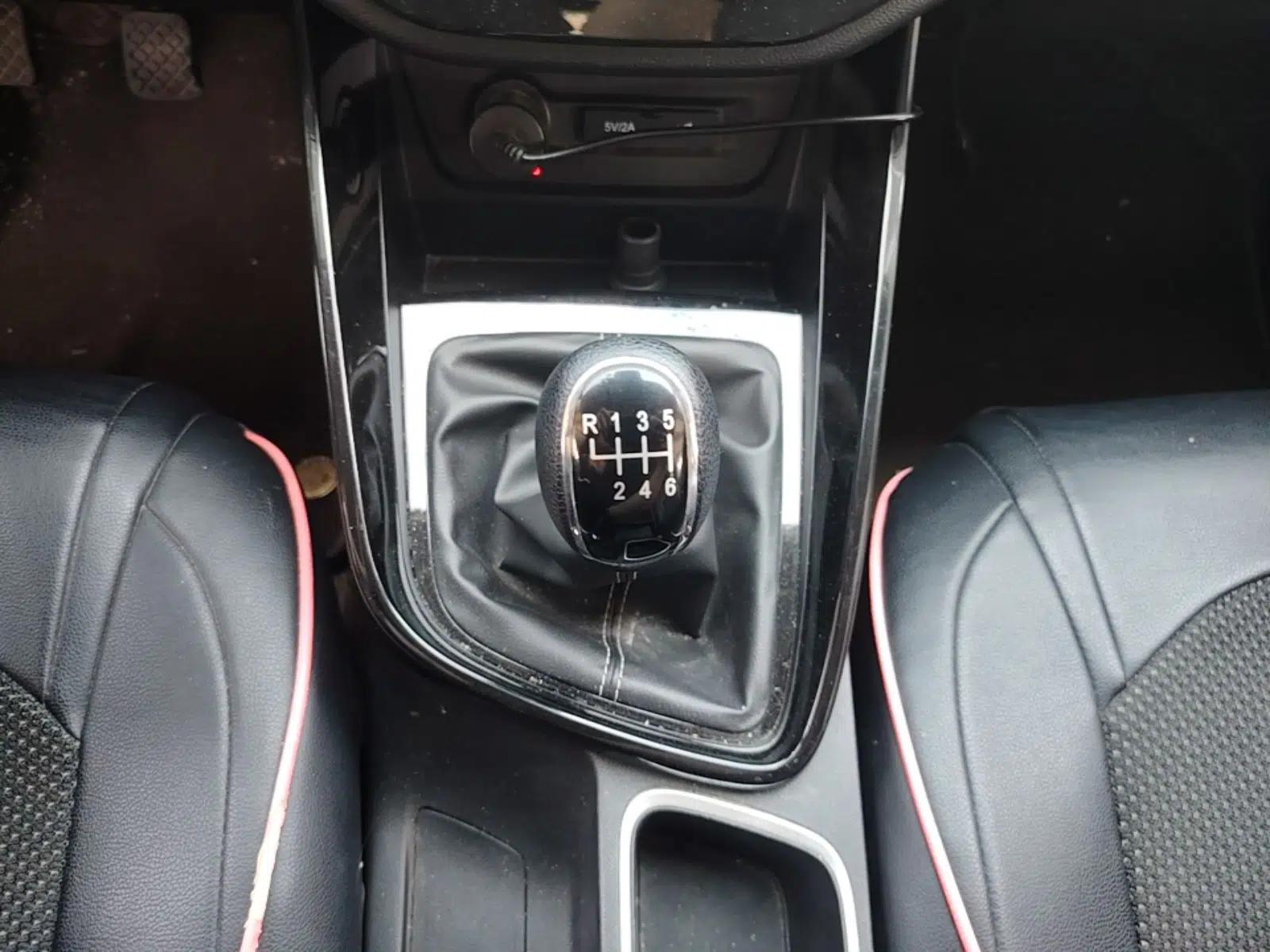 Baojun 530 2020 1.5T Manual Comfort Version 6 Seats — миниатюра 17