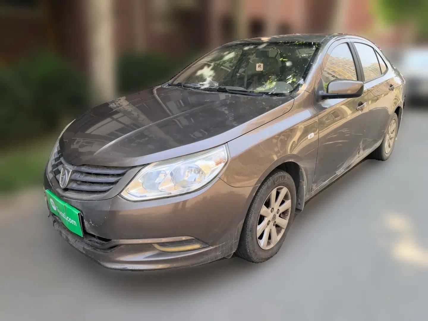 Baojun 630 2011 1.5L manual Comfort trim level — миниатюра 1