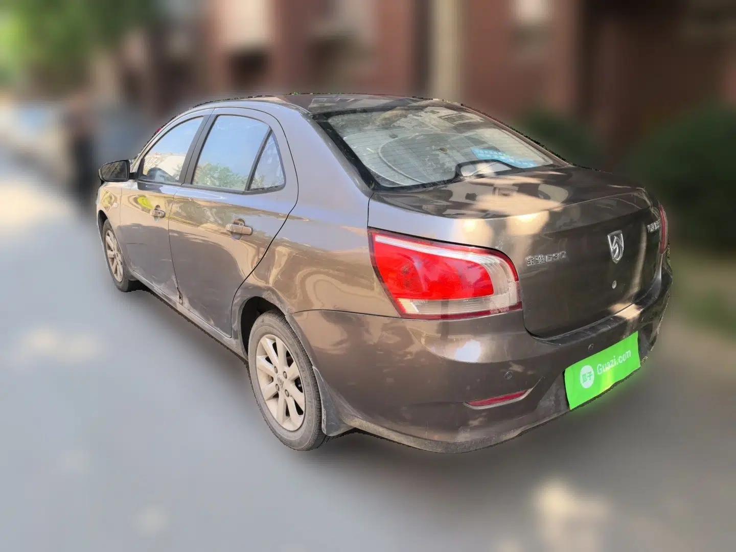 Baojun 630 2011 1.5L manual Comfort trim level — миниатюра 4