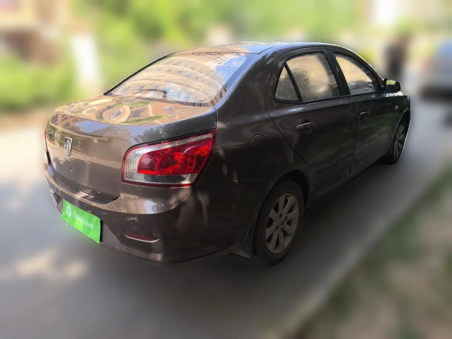 Baojun 630 2011 1.5L manual Comfort trim level — миниатюра 6
