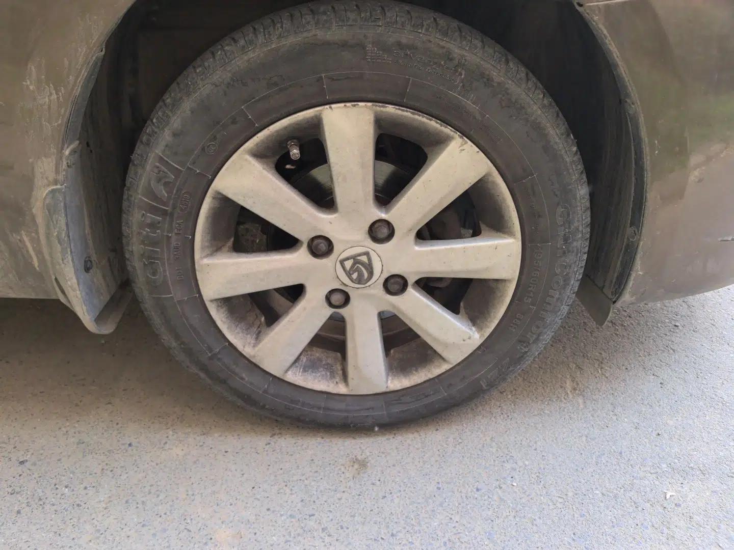 Baojun 630 2011 1.5L manual Comfort trim level — миниатюра 8