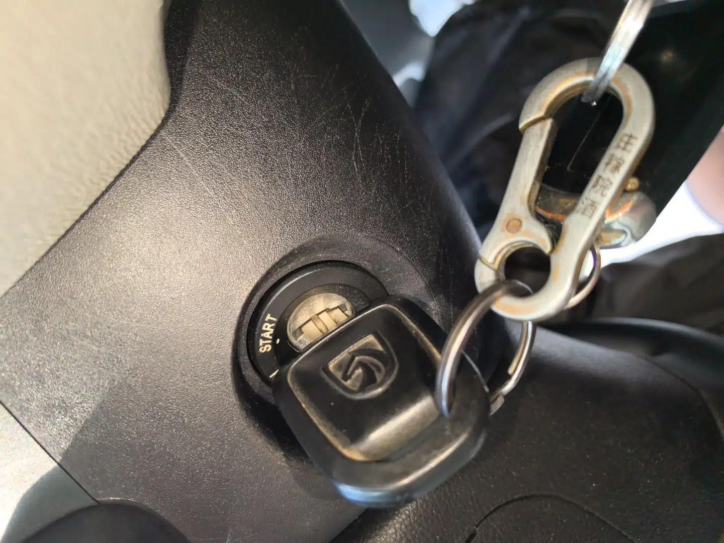 Baojun 630 2011 1.5L manual Comfort trim level — миниатюра 9