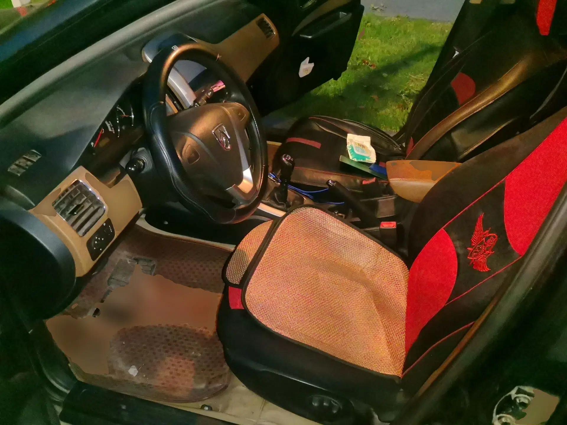 Baojun 630 2013 1.5L manual Comfort trim — миниатюра 16