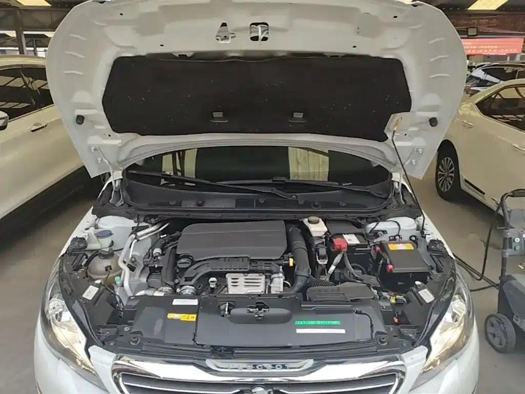 Peugeot 308S 2015 1.2T Automatic Sporty Edition — миниатюра 20