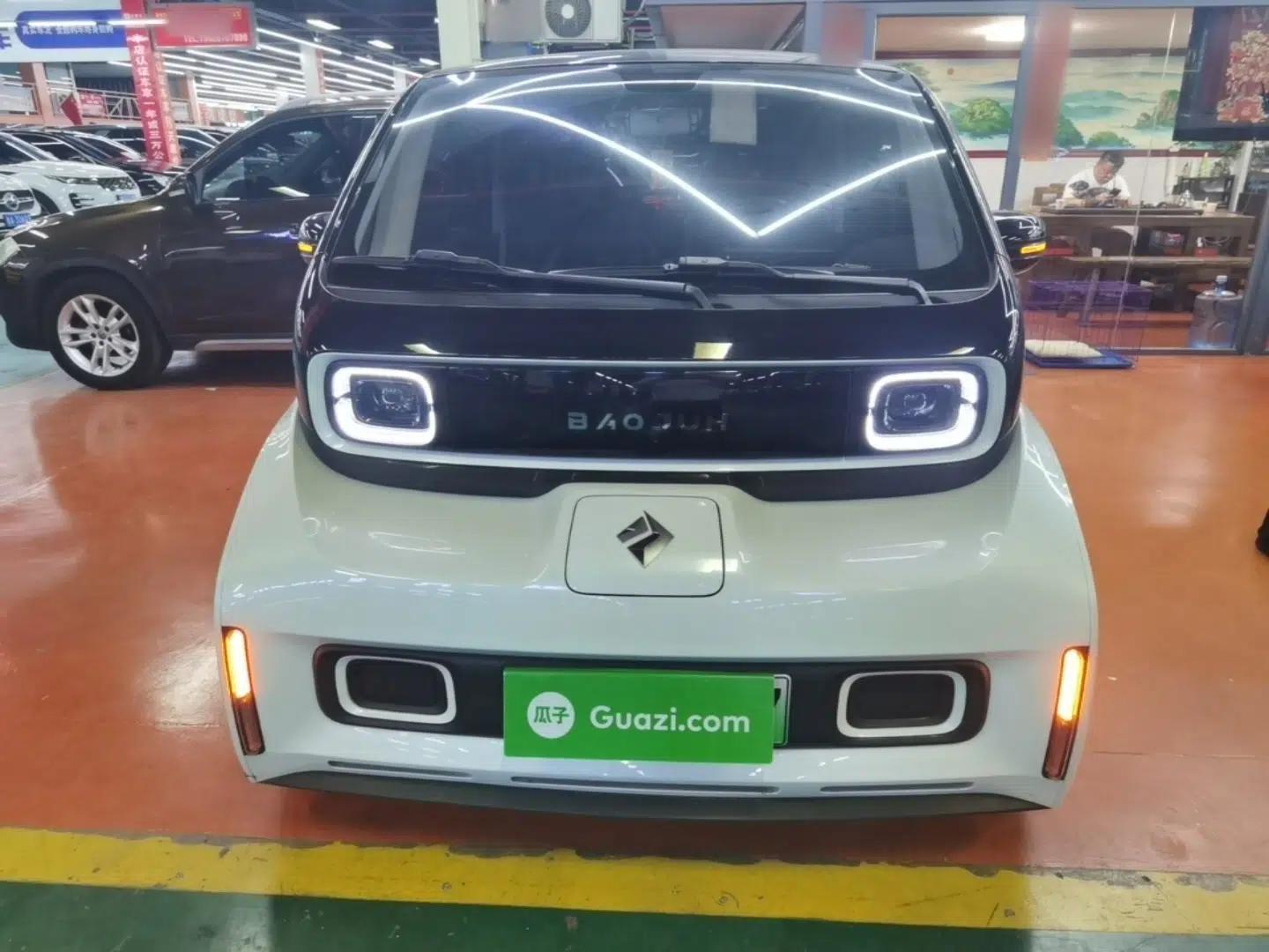 Baojun E300 2020 Starry Intelligence Edition — миниатюра 2