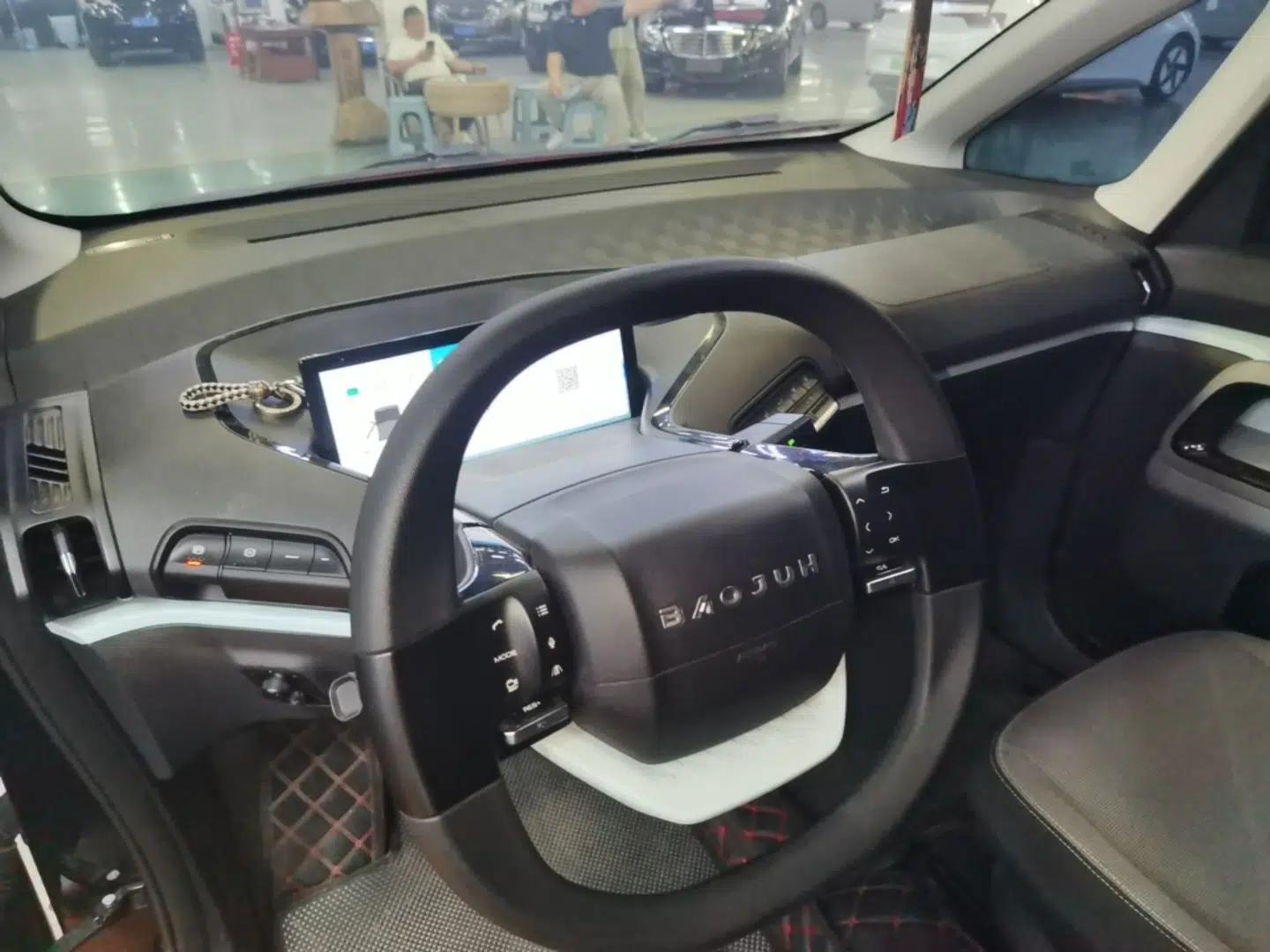 Baojun E300 2020 Starry Intelligence Edition — миниатюра 13