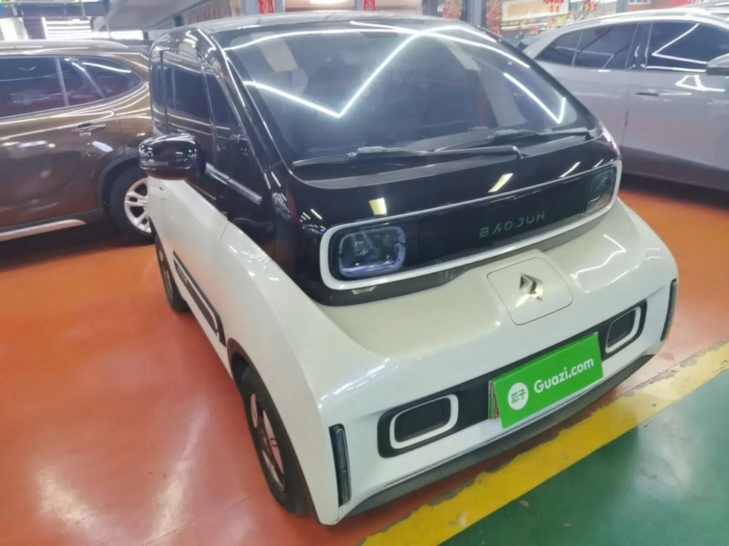 Baojun E300 2020 Starry Intelligence Edition — миниатюра 3