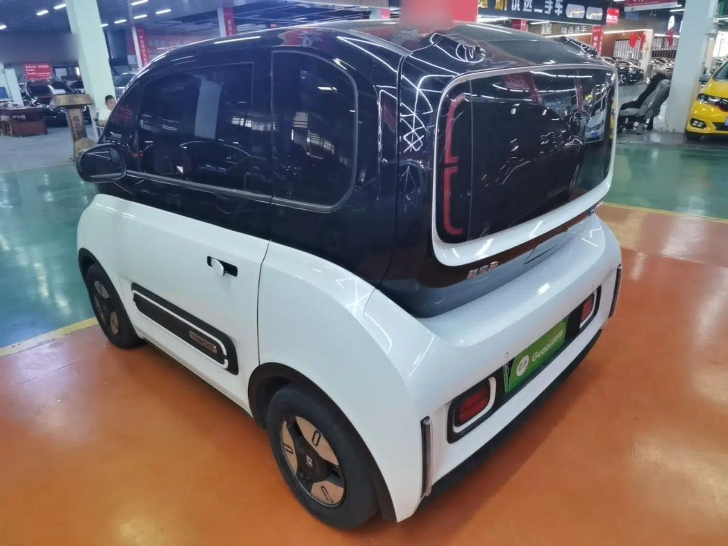 Baojun E300 2020 Starry Intelligence Edition — миниатюра 4