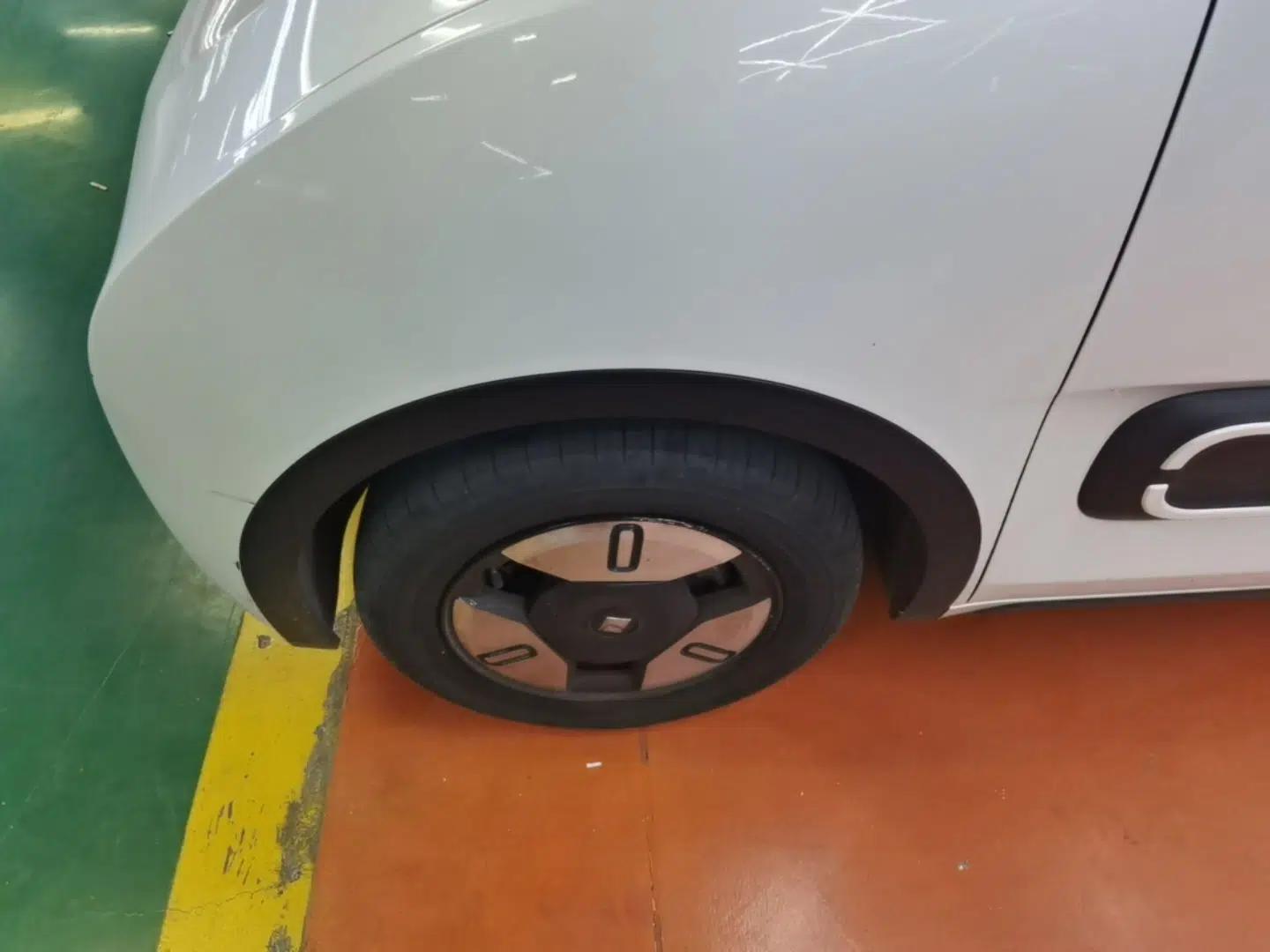 Baojun E300 2020 Starry Intelligence Edition — миниатюра 8
