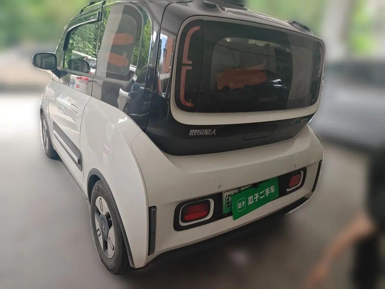 Baojun E300 2020 Plus Interstellar Smart Edition — миниатюра 4