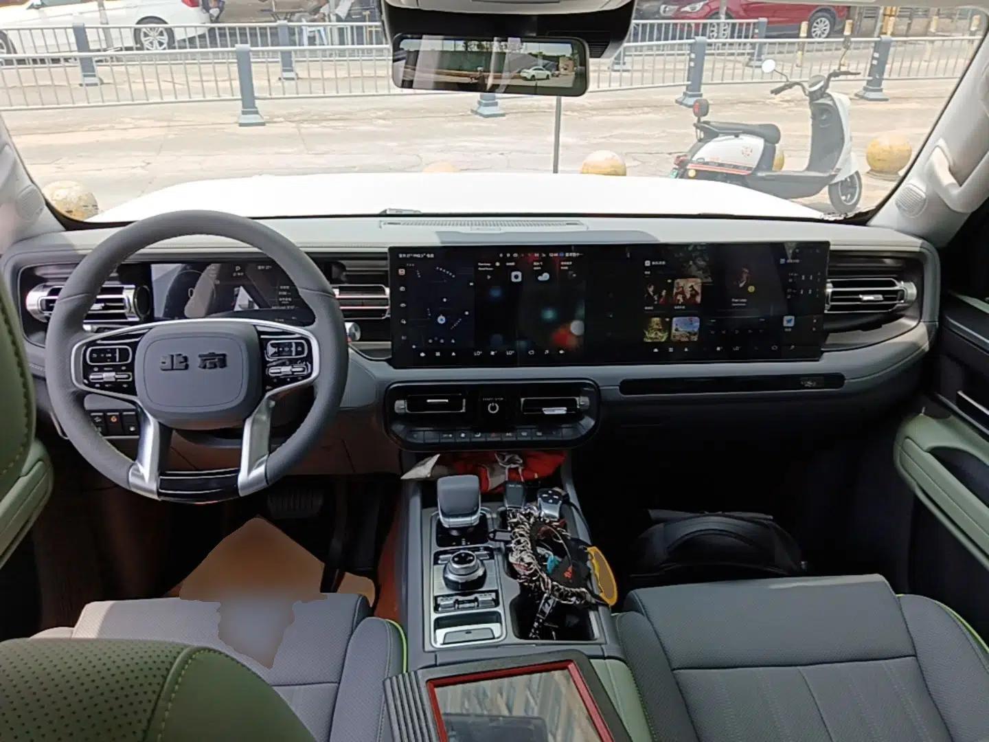 BAIC Off-Road BJ40 Electric Drive 2025 Standard Edition — миниатюра 13