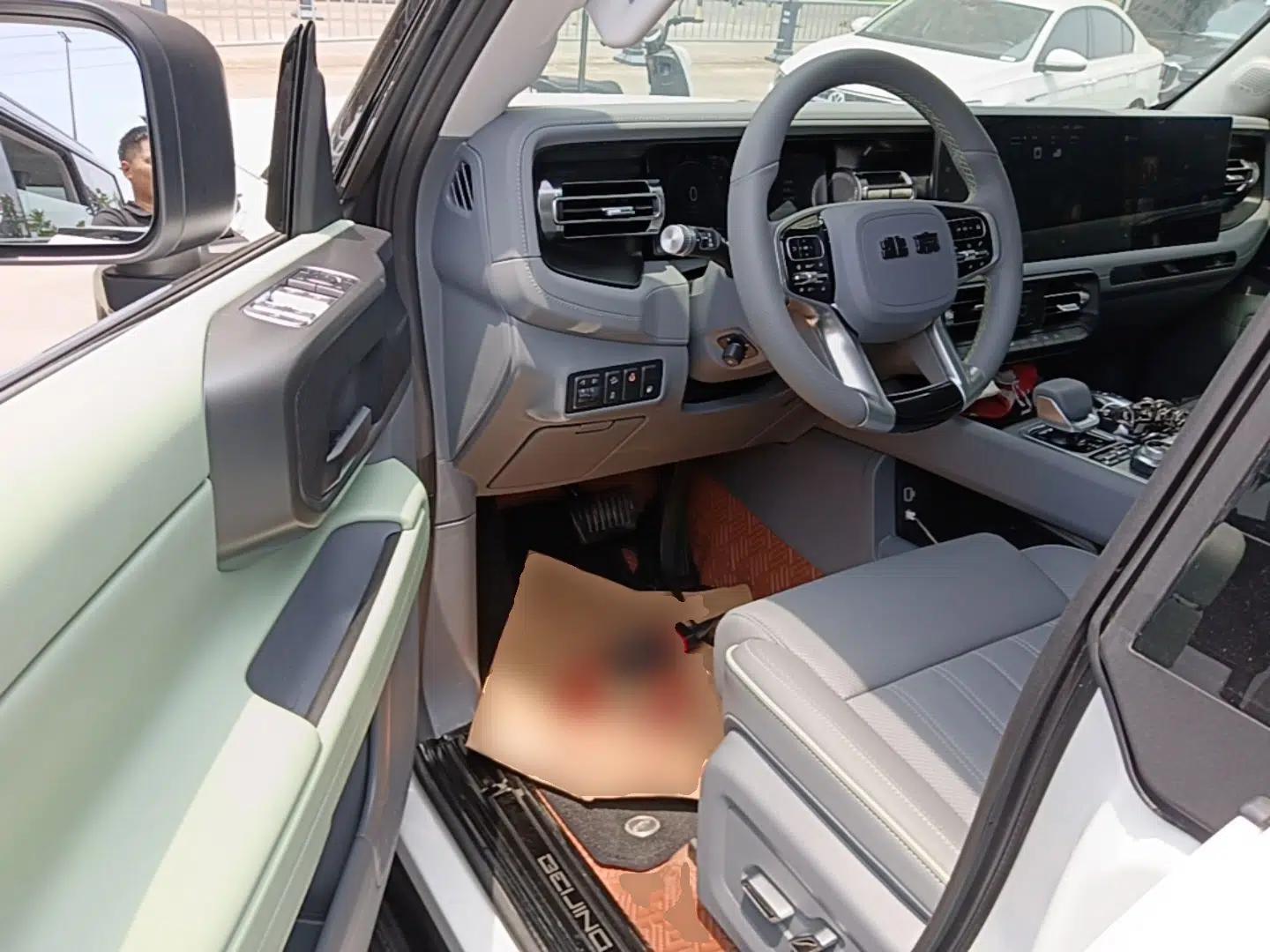 BAIC Off-Road BJ40 Electric Drive 2025 Standard Edition — миниатюра 19