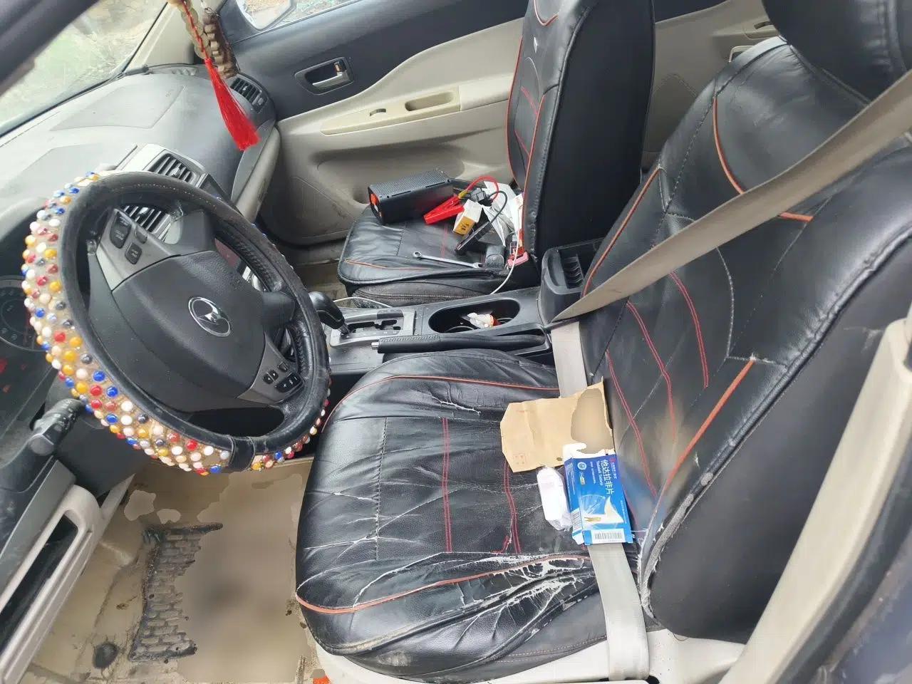 Bestune B50 2012 1.6L automatic with sunroof — миниатюра 16