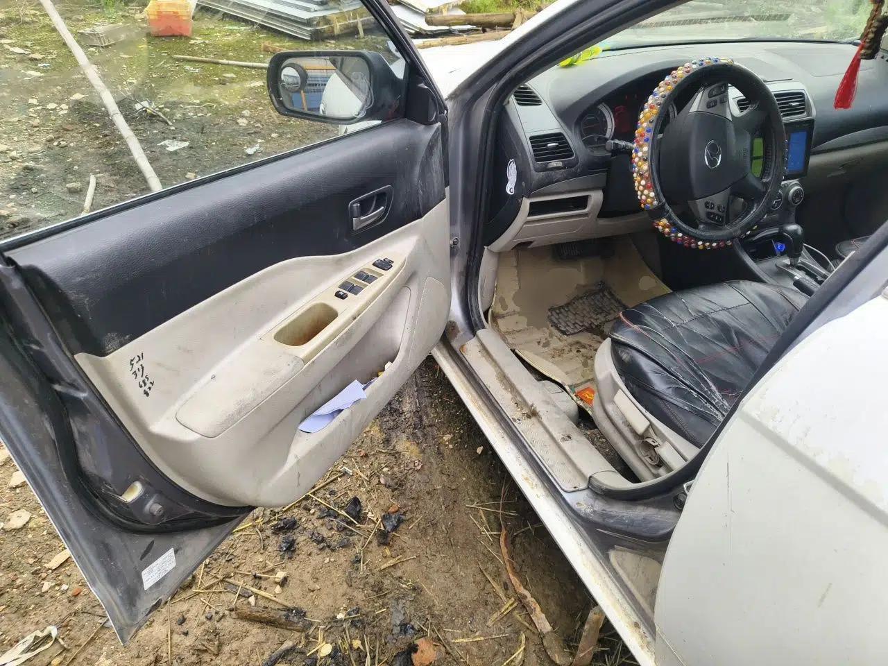 Bestune B50 2012 1.6L automatic with sunroof — миниатюра 17
