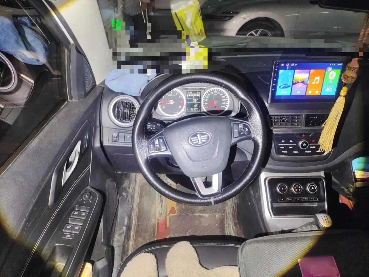 Bestune X40 2019 1.6L Manual Luxury Edition China V — миниатюра 11