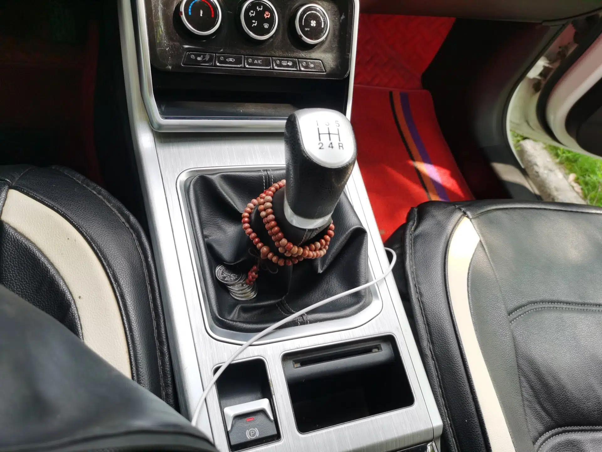 Bestune X40 2019 1.6L Manual Luxury Edition China VI — миниатюра 15