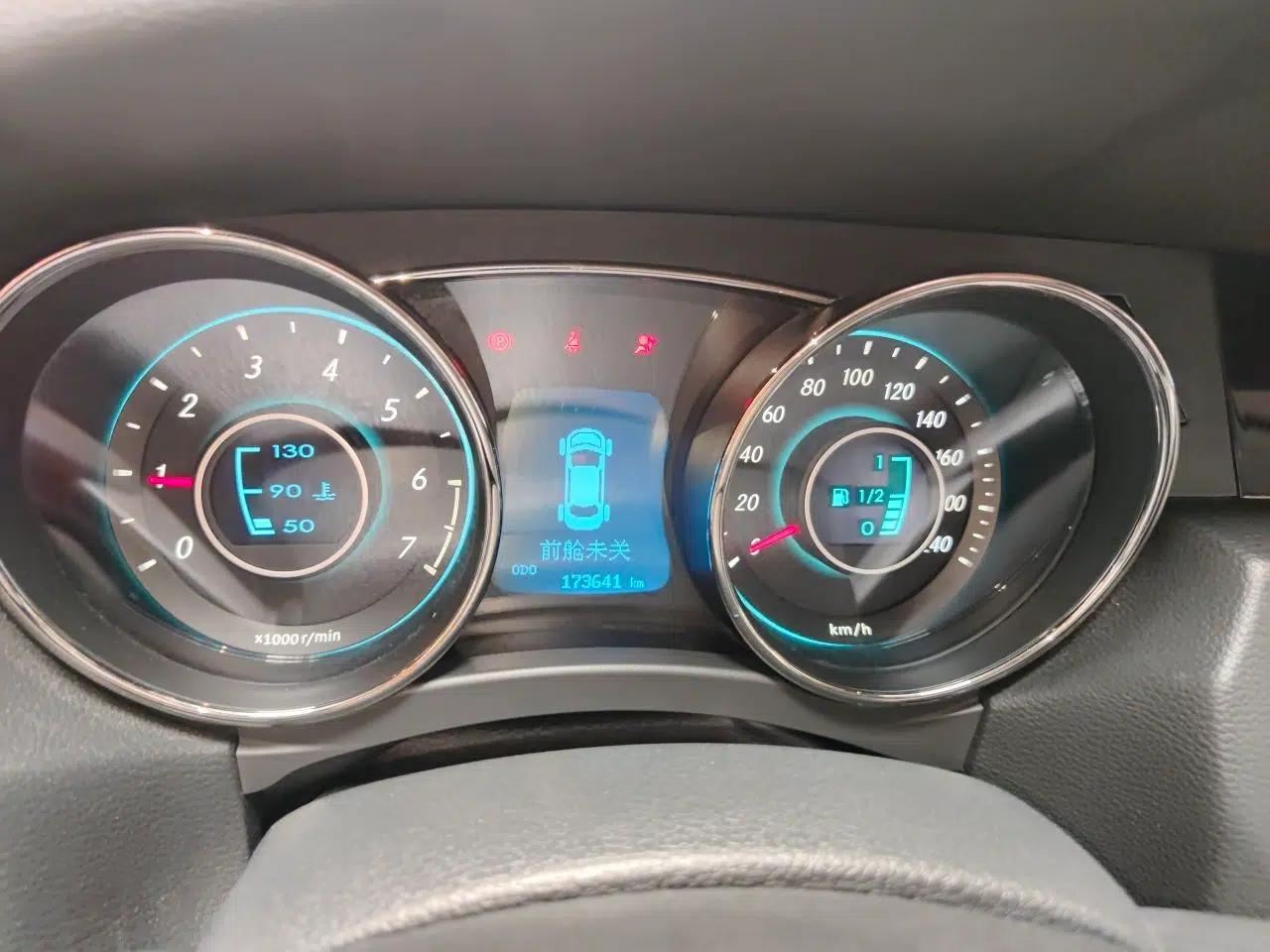 BAIC Senova D50 2014 1.5L manual comfort version — миниатюра 12