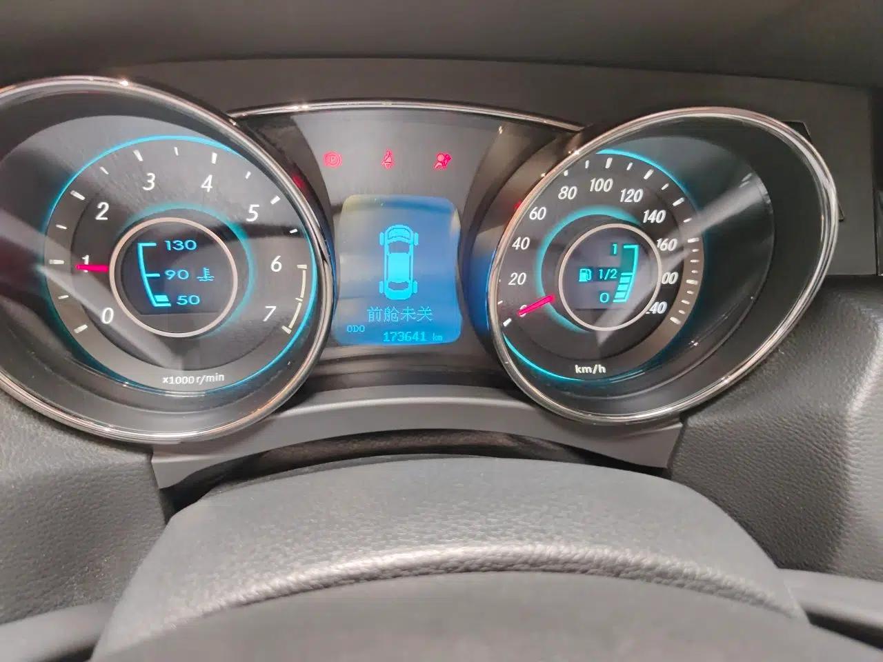 BAIC Senova D50 2014 1.5L manual comfort version — миниатюра 13