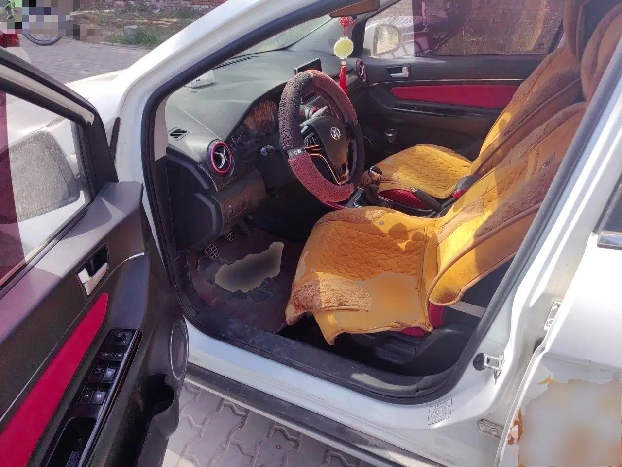 BAIC Senova X25 2015 1.5L Manual Elite Edition — миниатюра 17