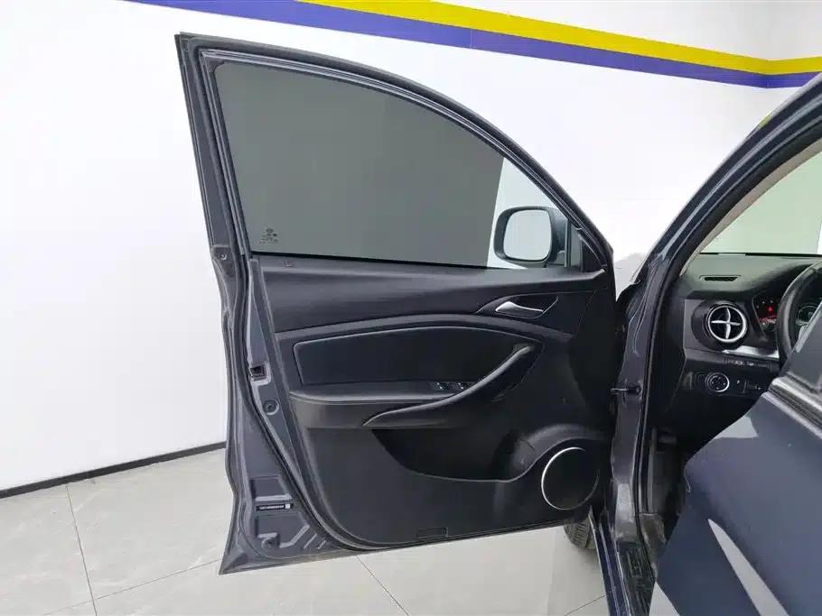 Song 2021 Classic Edition 1.5T Manual Deluxe — миниатюра 7