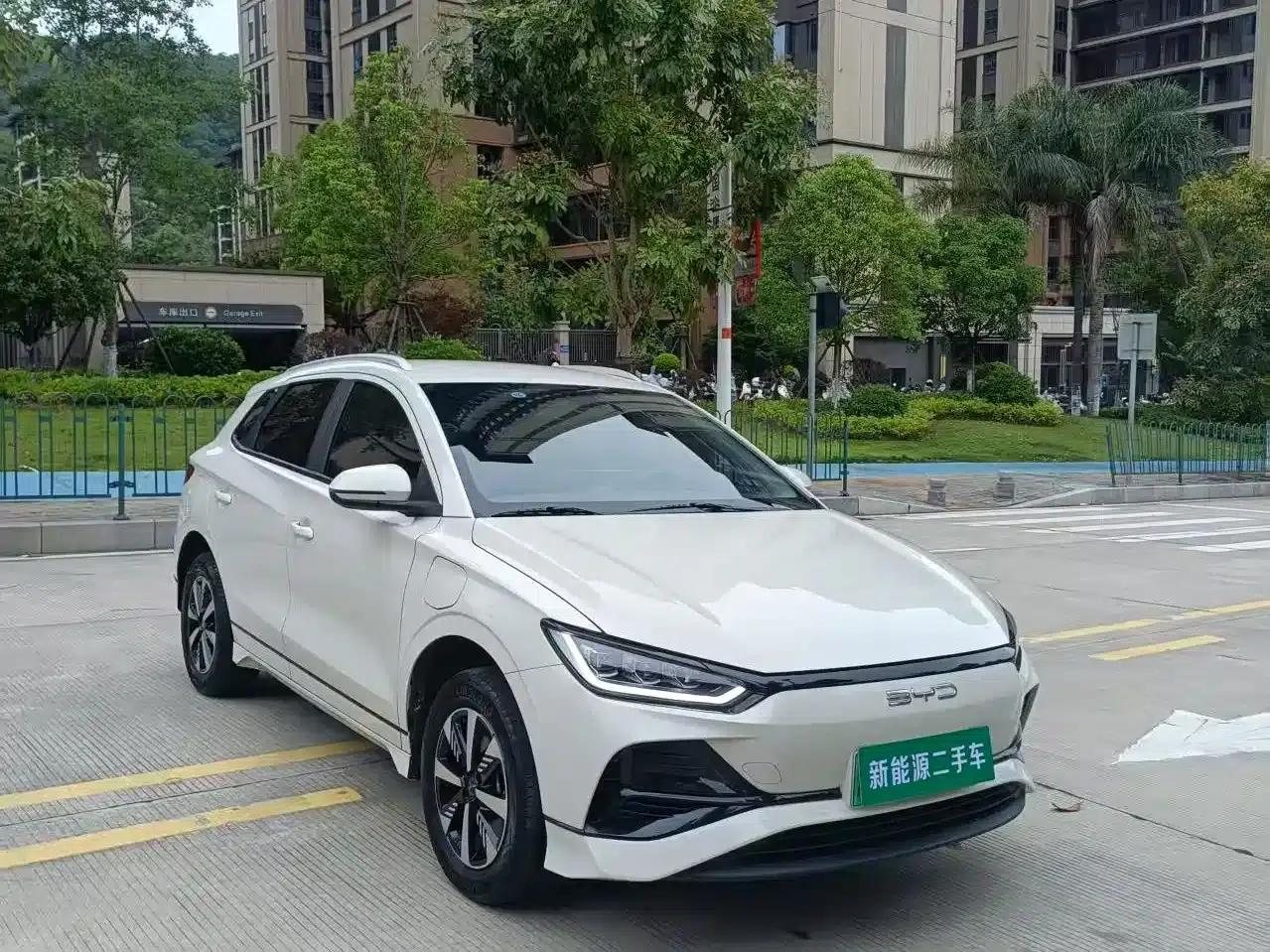 BYD e2 2023 Comfort Model — миниатюра 3