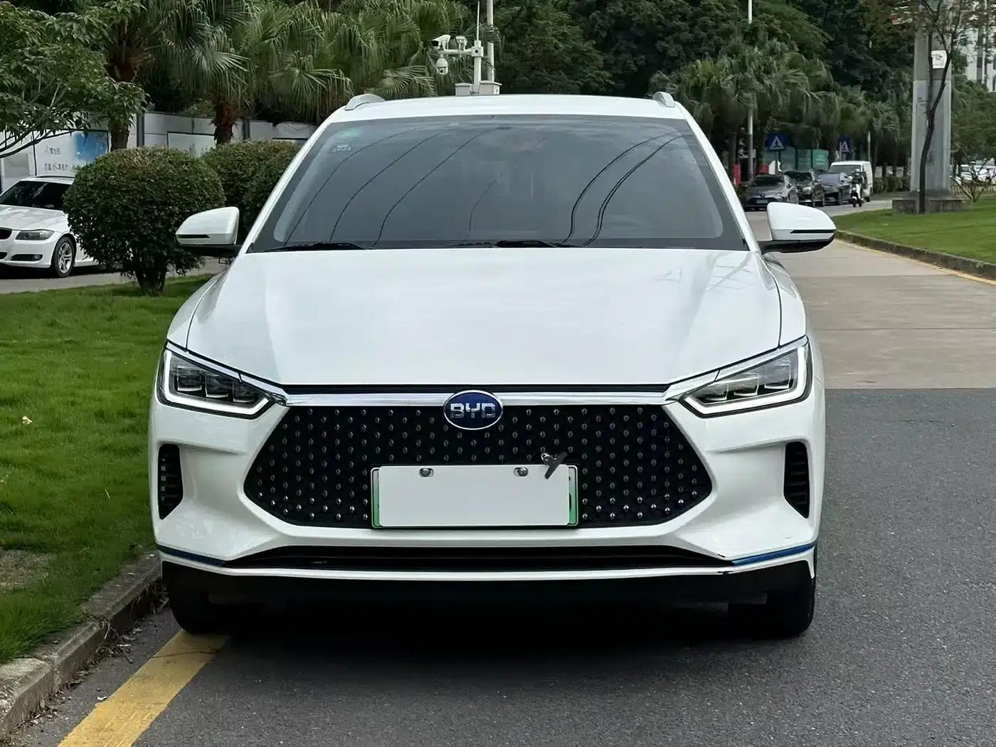 BYD e2 2019 Standard Range Smart & Comfort Edition — миниатюра 2