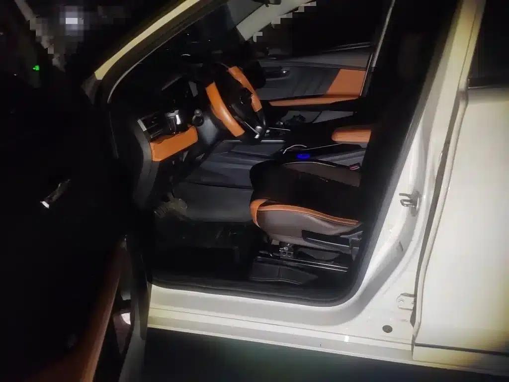 BYD e2 2021 Luxury Edition — миниатюра 13