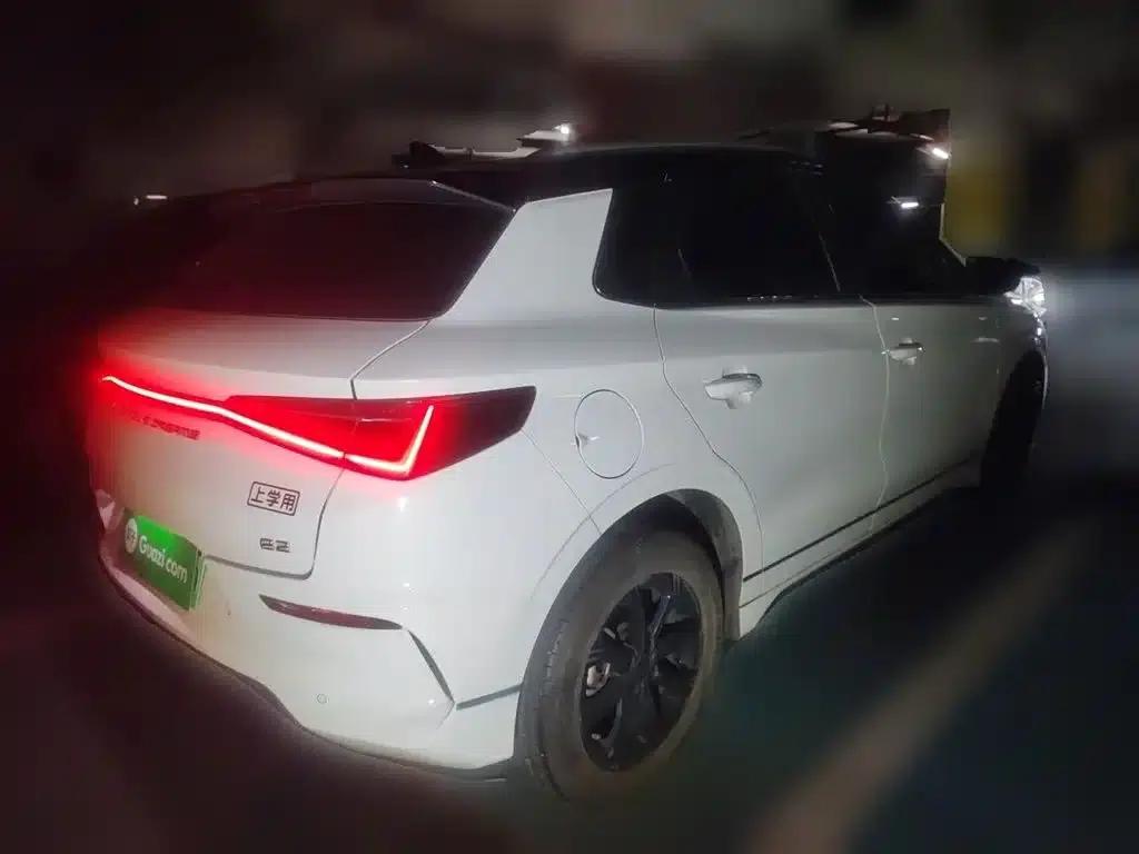 BYD e2 2021 Luxury Edition — миниатюра 5