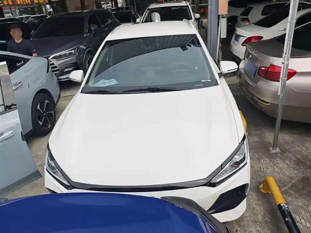 BYD e2 2023 Comfort Model — миниатюра 3