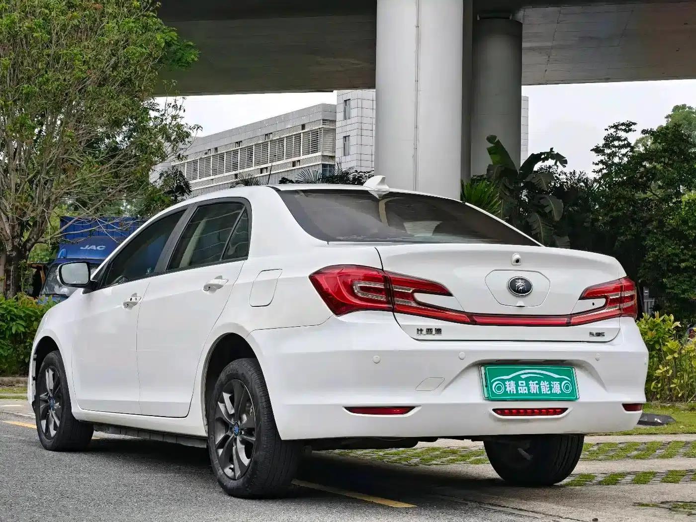 Qin New Energy 2017 1.5T Premium Edition — миниатюра 4