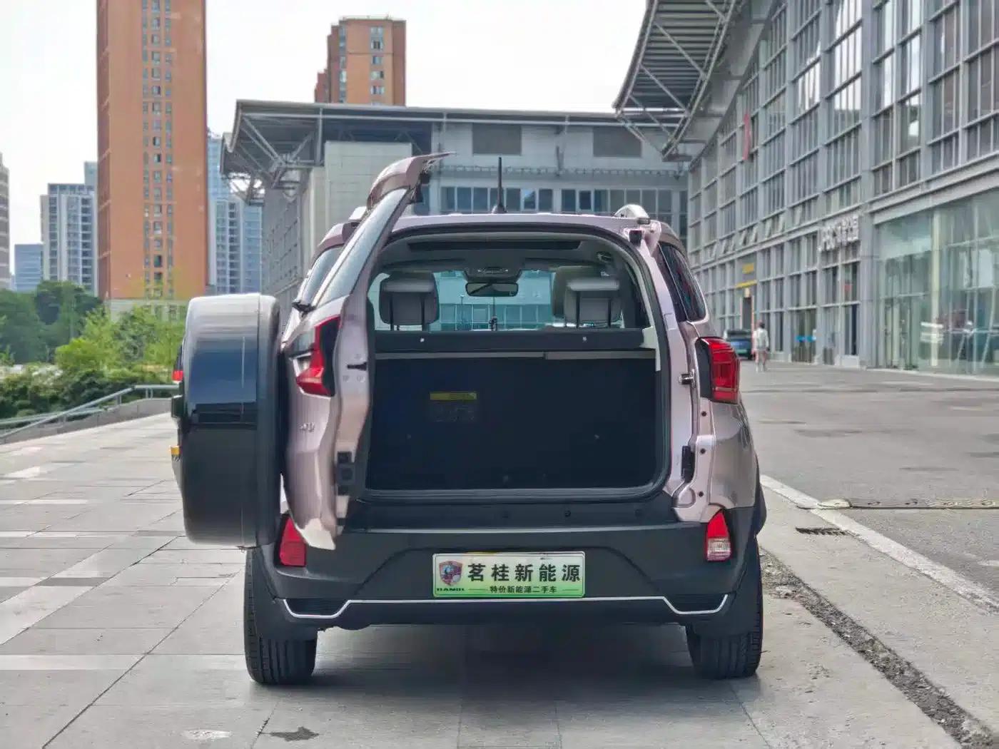 Yuan Pro 2023 401KM Premium — миниатюра 9